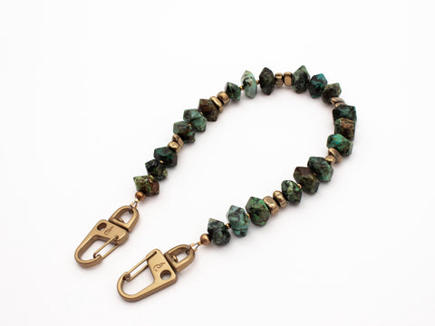 Naturstein Schlüsselkette aus Afrikanischen Türkis, Universal Handschlaufe mit Karabinern, Echter Steinschmuck, Handarbeit von eilenna