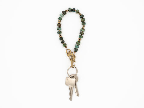 Naturstein Schlüsselkette aus Afrikanischen Türkis, Universal Handschlaufe mit Karabinern, Echter Steinschmuck, Handarbeit von eilenna
