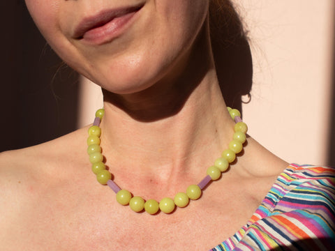 Halskette aus Zitronen-Chalcedon & Amethyst