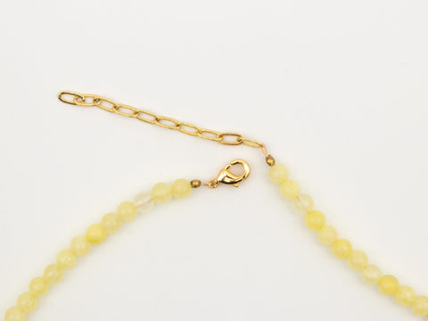 Halskette aus Zitronen-Chalcedon und Herz-Muschelperle