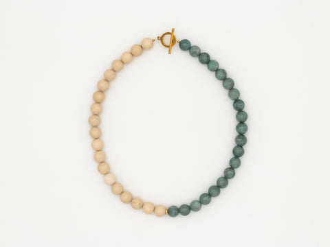 Halskette aus Burmesischer Jade & Fossiler Stein