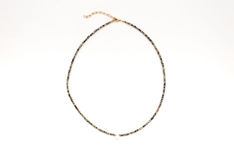 Halskette mit Mondstein und Dalmatiner Jaspis mit 18K vergoldetem Verschluss – Minimalistisch Perlenschmuck, Handmade von eilenna