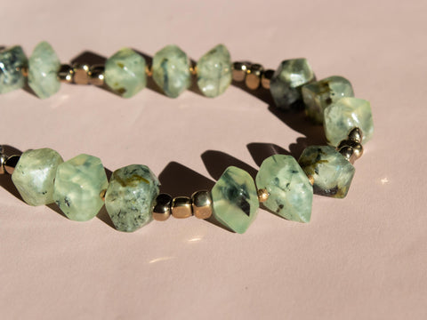 Schlüsselkette kurz aus Naturstein aus Prehnit, Universal Kette mit Karabinern, Echter Steinschmuck, Handmade von eilenna