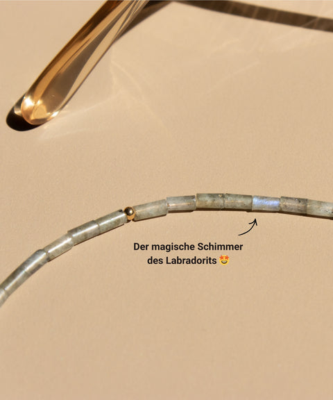 Brillenkette aus grauem Labradorit, Süßwasserperle & Gold