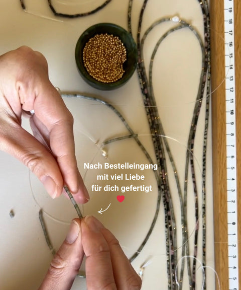 Glasses chain made of grey labradorite, freshwater pearl &amp; gold