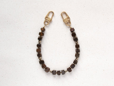 Kurze Handykette mit Natursteinen