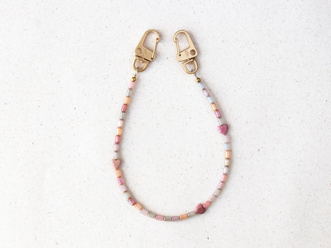 Kurze Handykette Rosé Romance mit Rhodochrosit Herzperlen