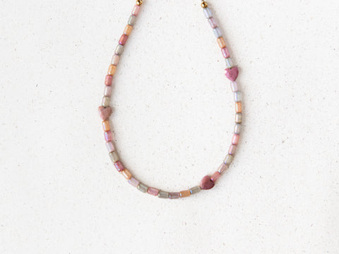 Kurze Handykette Rosé Romance mit Rhodochrosit Herzperlen