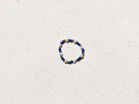 Ring mit Lapislazuli und Süsswasserperlen, Flow Ring