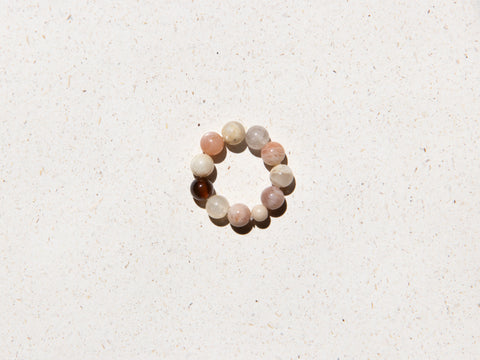 Ring aus buntem Mondstein, Moon Ring