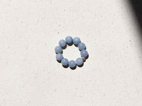 Ring made of chalcedony and 18-carat gold-plated pearl, Isola Ring