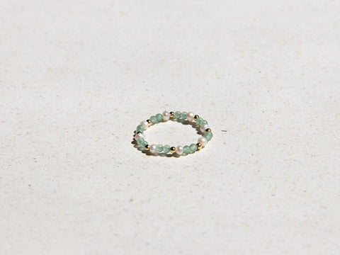 Ring mit grünem Aventurin und Süsswasserperlen, Halo Ring
