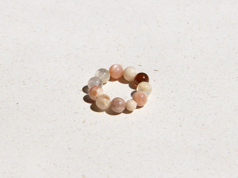 Ring aus buntem Mondstein, Moon Ring
