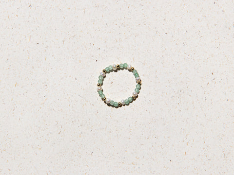 Ring mit grünem Aventurin und Süsswasserperlen, Halo Ring