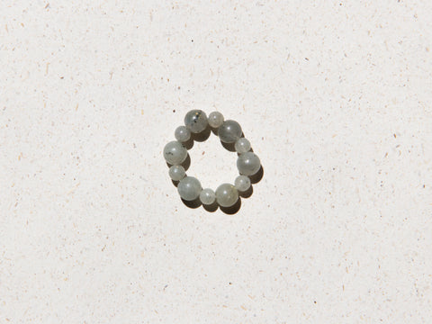 Ring aus grauem Labradorit, Mell Ring