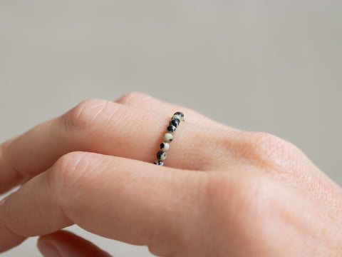 Ring mit Dalmatiner Jaspis Perlen, Naira Ring