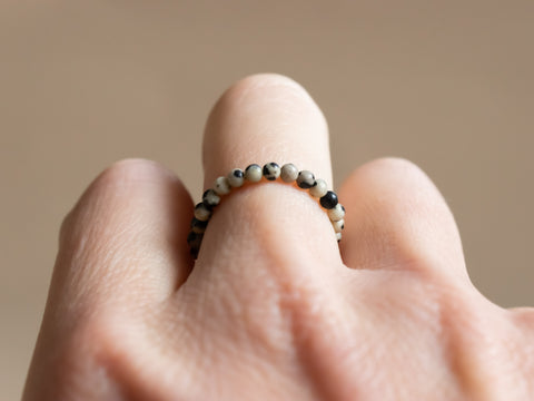 Ring mit Dalmatiner Jaspis Perlen, Naira Ring