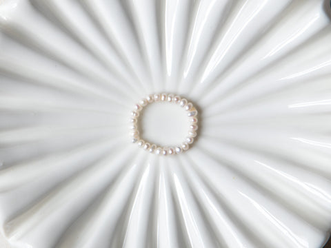 Ring mit Süsswasserperlen, Liora Ring