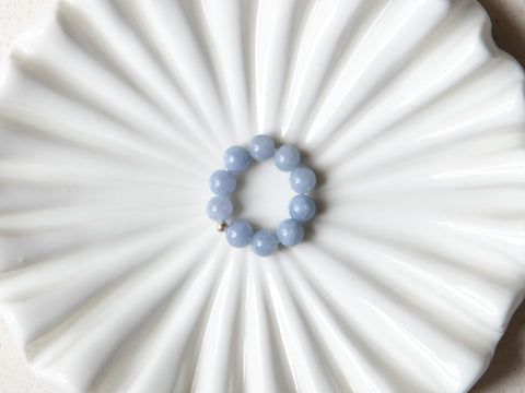 Ring made of chalcedony and 18-carat gold-plated pearl, Isola Ring