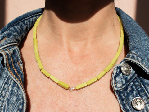 Limetten-Grüne Halskette mit Perle, Naturstein Perlenkette Damen, Boho Schmuck 18K Gold Verschluss, eilenna Schmuck