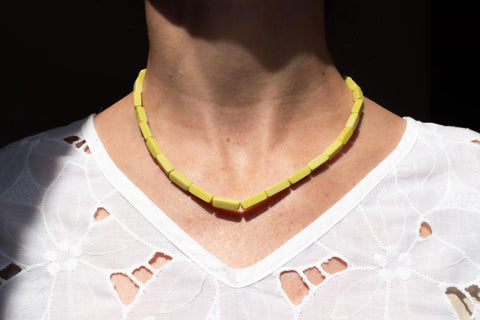 Halskette Hellgrün & Süßwasserperle, Moderne Steinperlen Kette Damen, 18K Gold Verschluss, Minimalistisches Design Geschenk eilenna