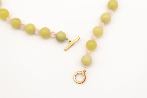 Halskette aus Naturstein Perlen Zitronen Chalcedon mit 18K vergoldetem Verschluss Halsschmuck für Damen, Handmade von eilenna