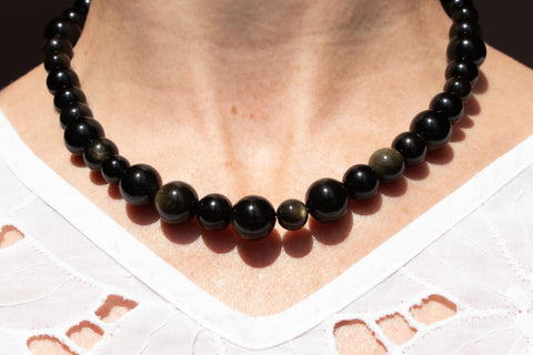 Goldener Obsidian Halskette Damen, Schwarze Edelstein Kette mit Goldschimmer, Naturstein Perlen 18K Vergoldet, Handgemacht von eilenna