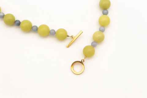 Halskette aus Naturstein Perlen Zitronen Chalcedon mit 18K vergoldetem Verschluss Halsschmuck für Damen, Handmade von eilenna