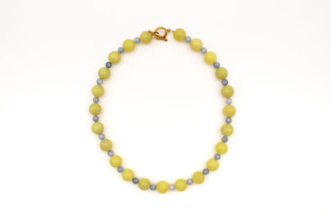 Halskette aus Naturstein Perlen Zitronen Chalcedon mit 18K vergoldetem Verschluss Halsschmuck für Damen, Handmade von eilenna