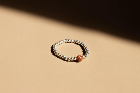 Ring mit rotem Sandstein & 925 Silberperlen, Ayla Ring
