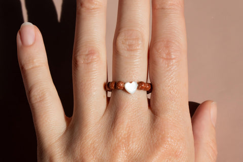 Ring mit rotem Sandstein & Herz Muschel Perle, Vela Ring