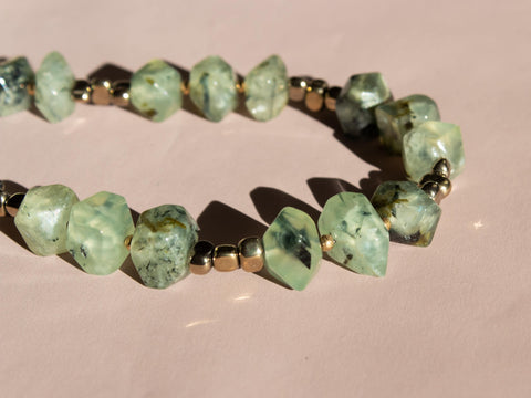 Schlüsselkette kurz aus Naturstein aus Prehnit, Universal Kette mit Karabinern, Echter Steinschmuck, Handmade von eilenna