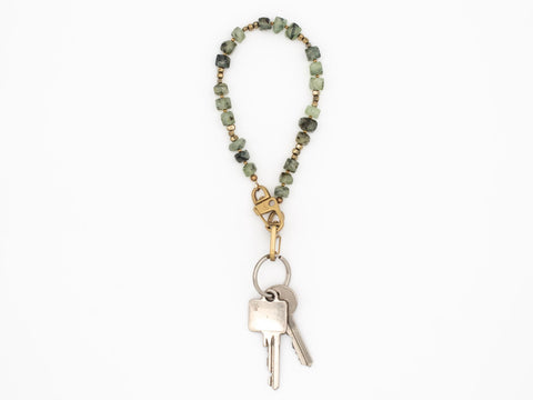 Schlüsselkette kurz aus Naturstein aus Prehnit, Universal Kette mit Karabinern, Echter Steinschmuck, Handmade von eilenna