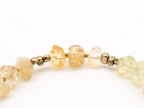 Handykette kurz aus Citrin Naturstein Perlen, universal Handschlaufe und Schlüsselanhänger mit Karabinern handmade von eilenna