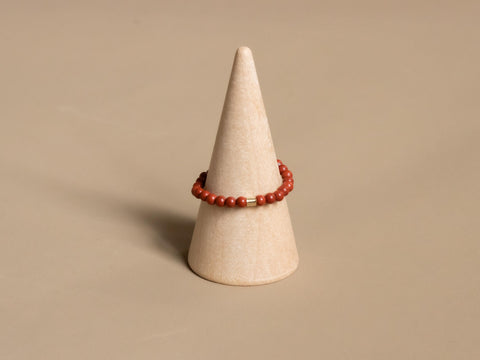 Ring mit roten Jaspis Natursteinen, Perlen Ring, dehnbar elastischer Ring, Soléa Ring von eilenna