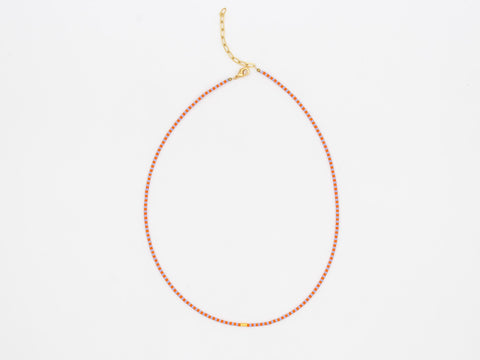 Halskette mit orange lila Acrylperlen und 18k vergoldeter Zwischenperle – Minimalistisch Perlenschmuck, Handmade von eilenna