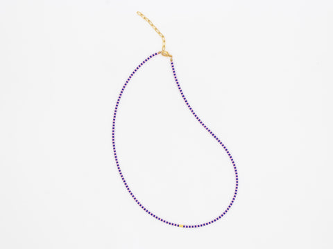 Halskette mit rosa blau Acrylperlen und 18k vergoldeter Zwischenperle – Minimalistisch Perlenschmuck, Handmade von eilenna