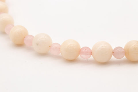 Halskette aus Rosenquarz Naturstein Perlen und Chalcedon mit 18K vergoldetem Verschluss Halsschmuck für Damen, Handmade von eilenna