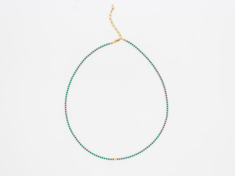 Halskette mit mintgrün rosa Acrylperlen und 18k vergoldeter Zwischenperle – Minimalistisch Perlenschmuck, Handmade von eilenna