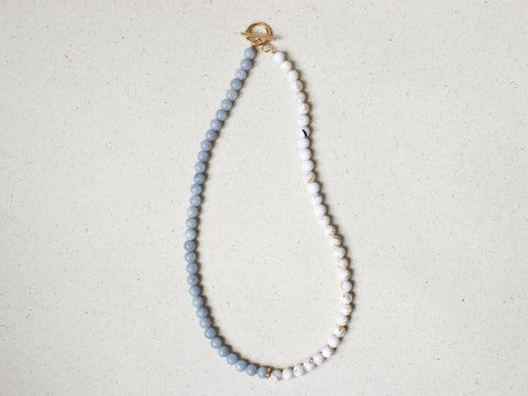 Chalcedon & Muschelsediment Halskette, Blau Weiße Naturstein Kette, 18K Vergoldet, Handmade Schmuck eilenna