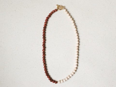 Sandstein & Fossil Halskette Damen, Naturstein Perlenkette 18K Vergoldet, Handmade Schmuck von eilenna