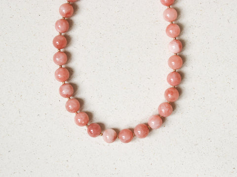 Chalcedon Halskette, Naturstein Perlenkette Damen, Pfirsich Pastell Edelsteinschmuck, 18K Vergoldeter Verschluss, eilenna Handmade