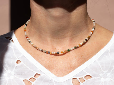 Bunte Edelstein Halskette Damen, Boho Naturstein Kette Handgemacht, Quarz Lapislazuli Tigerauge Amazonit Rosenquarz, 18K vergoldet, eilenna