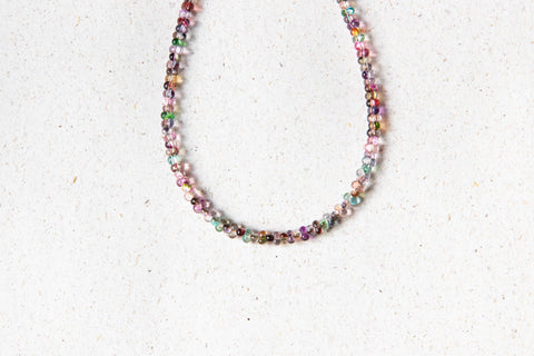 Bunte Glasperlen Halskette Damen, Boho Kette Handgemacht, 18K vergoldet, eilenna