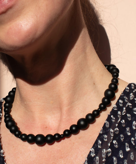 Halskette Onyx Damen, Schwarze Edelstein Kette, Naturstein Perlen 18K Vergoldet, Handgemacht von eilenna