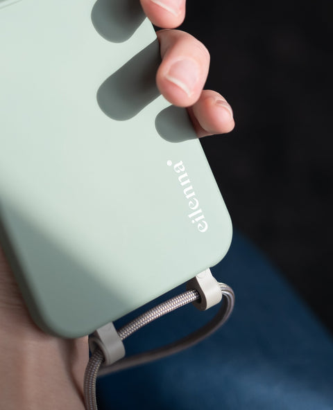 eilenna Wechselbare Handykette und Hülle in SAGE mit Kordel OAT